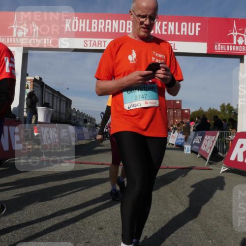 03.10.2025 - Köhlbrandbrückenlauf Matties Gatica Varas http://msf.ph/oto/9168288 03.10.2025 10:14:55 Ziel 1220, 1427, 1633, 1655, 1674, 1711, 2812, 2832, 2834, 2837, 3499, 3500, 3699 meine-sportfotos.de