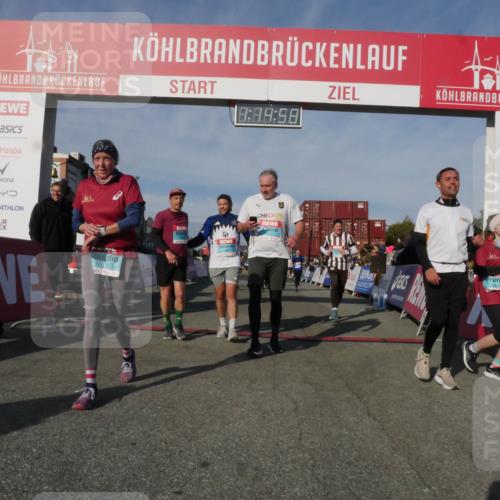 03.10.2025 - Köhlbrandbrückenlauf Matties Gatica Varas http://msf.ph/oto/9168298 03.10.2025 10:15:00 Ziel 1220, 1427, 1655, 1674, 1711, 1813, 1852, 2044, 2206, 2207, 2812, 3144, 3699, 3750 meine-sportfotos.de