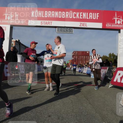 03.10.2025 - Köhlbrandbrückenlauf Matties Gatica Varas http://msf.ph/oto/9168300 03.10.2025 10:15:01 Ziel 1220, 1655, 1674, 1711, 1813, 1852, 2044, 2206, 2207, 2812, 3144, 3169, 3699, 3750 meine-sportfotos.de