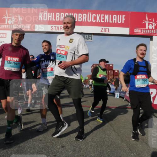 03.10.2025 - Köhlbrandbrückenlauf Matties Gatica Varas http://msf.ph/oto/9168307 03.10.2025 10:15:04 Ziel 1193, 1195, 1220, 1480, 1551, 1655, 1797, 1813, 1852, 2044, 2206, 2207, 3144, 3169, 3750 meine-sportfotos.de