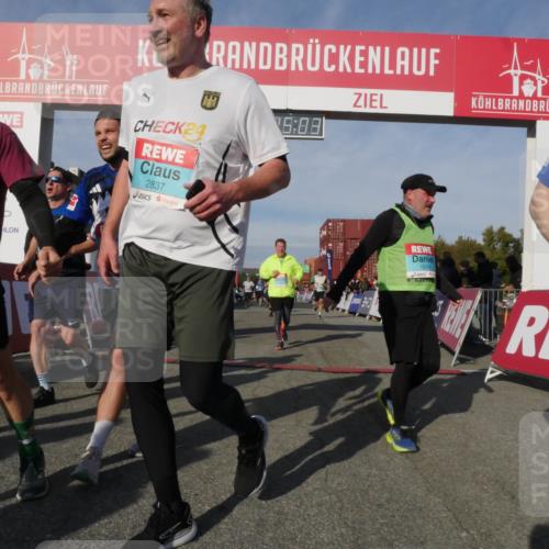 03.10.2025 - Köhlbrandbrückenlauf Matties Gatica Varas http://msf.ph/oto/9168308 03.10.2025 10:15:05 Ziel 1193, 1195, 1220, 1480, 1551, 1797, 1813, 1852, 2044, 2206, 2207, 3144, 3169, 3750 meine-sportfotos.de