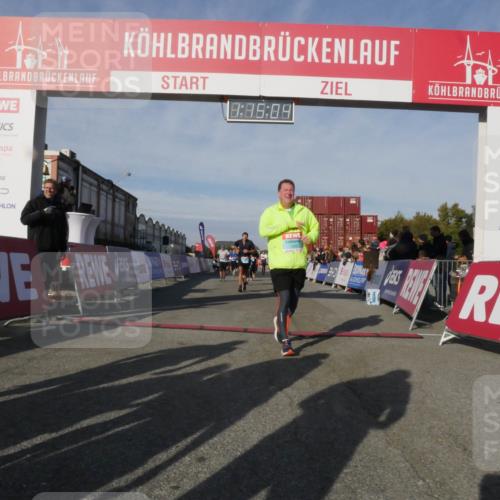 03.10.2025 - Köhlbrandbrückenlauf Matties Gatica Varas http://msf.ph/oto/9168311 03.10.2025 10:15:06 Ziel 1193, 1195, 1480, 1551, 1797, 1813, 1852, 2044, 2206, 2207, 3144, 3169, 3206, 3207, 3348, 3750 meine-sportfotos.de