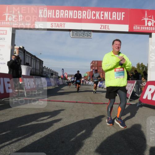 03.10.2025 - Köhlbrandbrückenlauf Matties Gatica Varas http://msf.ph/oto/9168313 03.10.2025 10:15:07 Ziel 1193, 1195, 1480, 1551, 1797, 1813, 1852, 2044, 2206, 2207, 3037, 3144, 3169, 3206, 3207, 3214, 3348, 3750 meine-sportfotos.de