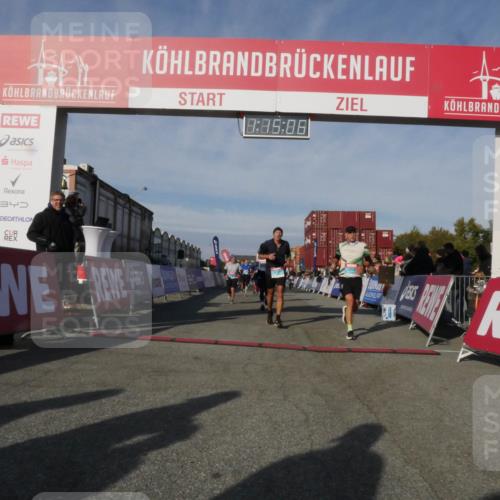 03.10.2025 - Köhlbrandbrückenlauf Matties Gatica Varas http://msf.ph/oto/9168315 03.10.2025 10:15:08 Ziel 1193, 1195, 1480, 1551, 1797, 1813, 1852, 2044, 2206, 2207, 3037, 3144, 3169, 3206, 3207, 3214, 3229, 3348, 3470, 3471, 3750 meine-sportfotos.de
