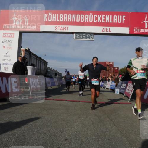 03.10.2025 - Köhlbrandbrückenlauf Matties Gatica Varas http://msf.ph/oto/9168318 03.10.2025 10:15:10 Ziel 1193, 1195, 1480, 1551, 1785, 1797, 1852, 2044, 2147, 2206, 2207, 2707, 3037, 3144, 3169, 3206, 3207, 3214, 3229, 3339, 3348, 3470, 3471, 3668 meine-sportfotos.de