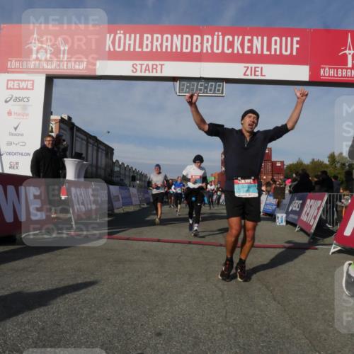 03.10.2025 - Köhlbrandbrückenlauf Matties Gatica Varas http://msf.ph/oto/9168319 03.10.2025 10:15:10 Ziel 1193, 1195, 1480, 1551, 1785, 1797, 1852, 2044, 2147, 2206, 2207, 2707, 3037, 3144, 3169, 3206, 3207, 3214, 3229, 3339, 3348, 3470, 3471, 3668 meine-sportfotos.de