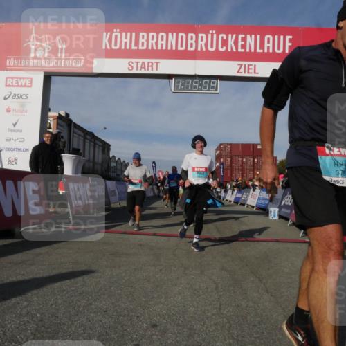 03.10.2025 - Köhlbrandbrückenlauf Matties Gatica Varas http://msf.ph/oto/9168321 03.10.2025 10:15:11 Ziel 1193, 1195, 1324, 1480, 1551, 1785, 1797, 2044, 2147, 2206, 2207, 2707, 3037, 3144, 3169, 3206, 3207, 3214, 3229, 3339, 3348, 3470, 3471, 3668 meine-sportfotos.de