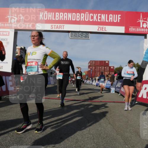 03.10.2025 - Köhlbrandbrückenlauf Matties Gatica Varas http://msf.ph/oto/9168346 03.10.2025 10:15:23 Ziel 1324, 1523, 1691, 1693, 1754, 1761, 1773, 1922, 2046, 3515, 3792 meine-sportfotos.de