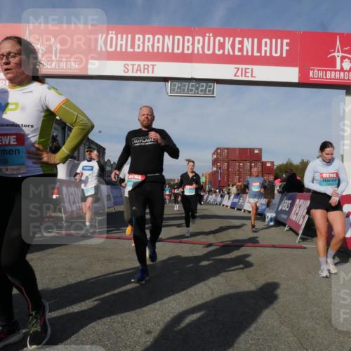 03.10.2025 - Köhlbrandbrückenlauf Matties Gatica Varas http://msf.ph/oto/9168347 03.10.2025 10:15:23 Ziel 1324, 1523, 1691, 1693, 1754, 1761, 1773, 1922, 2046, 3515, 3792 meine-sportfotos.de