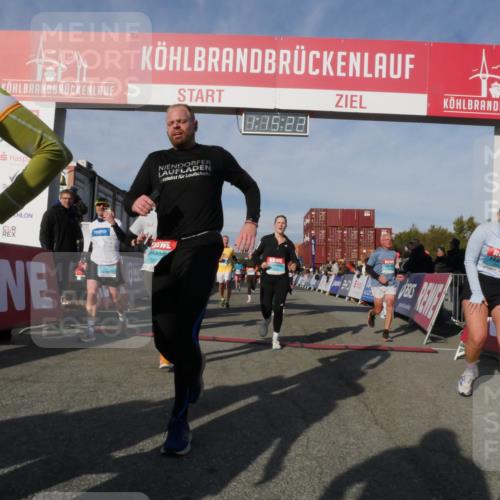 03.10.2025 - Köhlbrandbrückenlauf Matties Gatica Varas http://msf.ph/oto/9168348 03.10.2025 10:15:24 Ziel 1523, 1691, 1693, 1754, 1761, 1773, 1903, 1922, 2046, 2953, 3515, 3596, 3792 meine-sportfotos.de