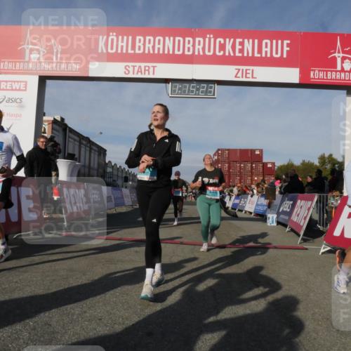 03.10.2025 - Köhlbrandbrückenlauf Matties Gatica Varas http://msf.ph/oto/9168351 03.10.2025 10:15:25 Ziel 1691, 1754, 1761, 1773, 1903, 1905, 1922, 2046, 2953, 3482, 3515, 3596, 3792 meine-sportfotos.de
