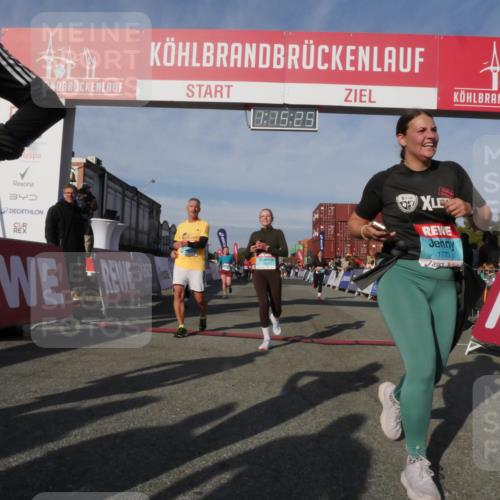 03.10.2025 - Köhlbrandbrückenlauf Matties Gatica Varas http://msf.ph/oto/9168354 03.10.2025 10:15:27 Ziel 1390, 1637, 1666, 1691, 1754, 1903, 1905, 2017, 2046, 2719, 2953, 3482, 3515, 3596, 3792 meine-sportfotos.de