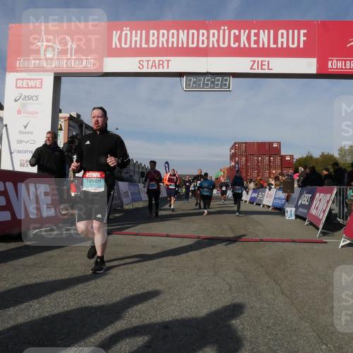 03.10.2025 - Köhlbrandbrückenlauf Matties Gatica Varas http://msf.ph/oto/9168370 03.10.2025 10:15:35 Ziel 1228, 1337, 1390, 1637, 1666, 1779, 1903, 1905, 2017, 2079, 2368, 2454, 2719, 2953, 3482, 3596, 3773, 3788 meine-sportfotos.de