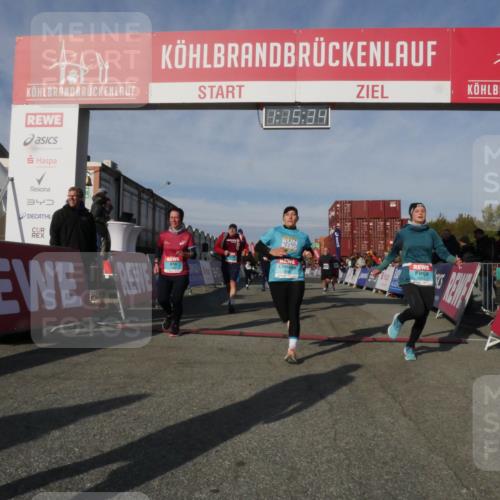 03.10.2025 - Köhlbrandbrückenlauf Matties Gatica Varas http://msf.ph/oto/9168373 03.10.2025 10:15:36 Ziel 1228, 1337, 1390, 1637, 1666, 1779, 1879, 1903, 1905, 2017, 2079, 2368, 2454, 2719, 2929, 2953, 3069, 3482, 3596, 3773, 3788 meine-sportfotos.de