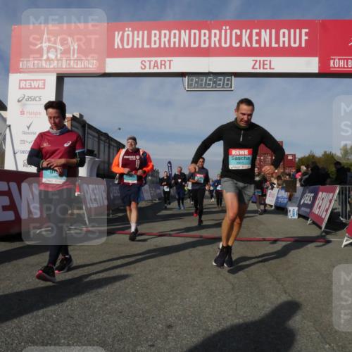 03.10.2025 - Köhlbrandbrückenlauf Matties Gatica Varas http://msf.ph/oto/9168376 03.10.2025 10:15:37 Ziel 1228, 1337, 1390, 1637, 1666, 1779, 1879, 1905, 2017, 2079, 2368, 2454, 2719, 2929, 3069, 3482, 3773, 3788 meine-sportfotos.de