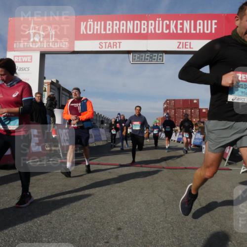 03.10.2025 - Köhlbrandbrückenlauf Matties Gatica Varas http://msf.ph/oto/9168377 03.10.2025 10:15:38 Ziel 1228, 1337, 1390, 1637, 1666, 1779, 1879, 2017, 2079, 2368, 2454, 2719, 2929, 2996, 3069, 3773, 3788 meine-sportfotos.de