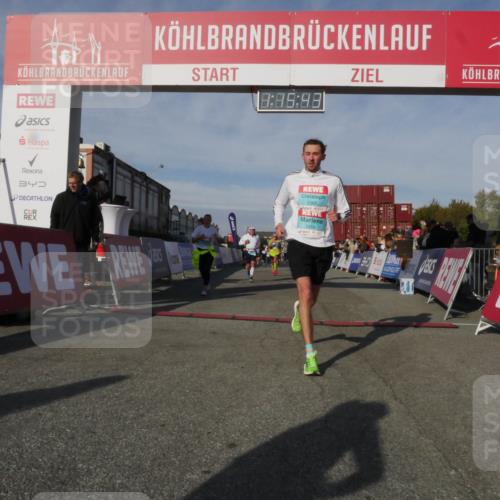 03.10.2025 - Köhlbrandbrückenlauf Matties Gatica Varas http://msf.ph/oto/9168392 03.10.2025 10:15:45 Ziel 1228, 1446, 1492, 1529, 1565, 1752, 1879, 2118, 2929, 2996, 3069, 3219, 3220, 3276, 3580, 3725, 3748, 3816 meine-sportfotos.de