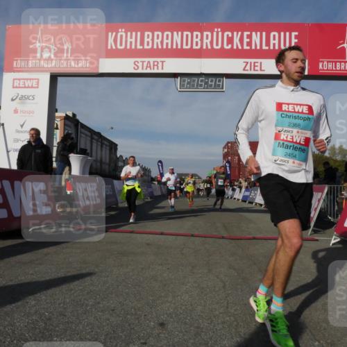 03.10.2025 - Köhlbrandbrückenlauf Matties Gatica Varas http://msf.ph/oto/9168393 03.10.2025 10:15:46 Ziel 1228, 1446, 1492, 1529, 1565, 1752, 1879, 2118, 2929, 2996, 3069, 3219, 3220, 3276, 3580, 3725, 3748, 3816, 3827 meine-sportfotos.de