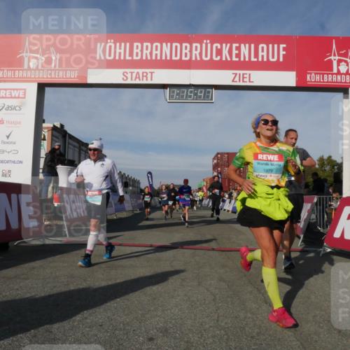 03.10.2025 - Köhlbrandbrückenlauf Matties Gatica Varas http://msf.ph/oto/9168399 03.10.2025 10:15:49 Ziel 1446, 1492, 1529, 1565, 1752, 2056, 2118, 2758, 2813, 2816, 2956, 2996, 3106, 3107, 3219, 3220, 3276, 3580, 3725, 3748, 3816, 3827 meine-sportfotos.de