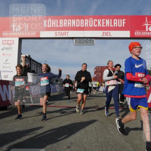 03.10.2025 - Köhlbrandbrückenlauf Matties Gatica Varas http://msf.ph/oto/9168404 03.10.2025 10:15:52 Ziel 1446, 1529, 1752, 2056, 2118, 2155, 2758, 2813, 2816, 2956, 3106, 3107, 3276, 3580, 3725, 3748, 3816, 3827 meine-sportfotos.de