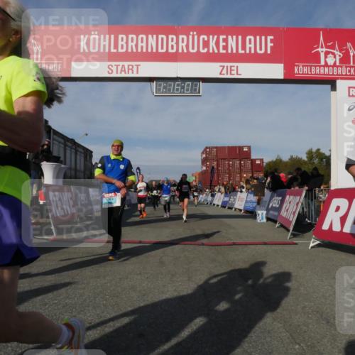 03.10.2025 - Köhlbrandbrückenlauf Matties Gatica Varas http://msf.ph/oto/9168426 03.10.2025 10:16:03 Ziel 1276, 1314, 1498, 1537, 1745, 1796, 1907, 1979, 2064, 2155, 2392, 2878, 2954, 3327, 3507, 3727 meine-sportfotos.de