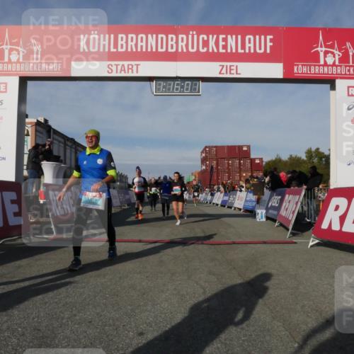 03.10.2025 - Köhlbrandbrückenlauf Matties Gatica Varas http://msf.ph/oto/9168427 03.10.2025 10:16:03 Ziel 1276, 1314, 1498, 1537, 1745, 1796, 1907, 1979, 2064, 2155, 2392, 2878, 2954, 3327, 3507, 3727 meine-sportfotos.de