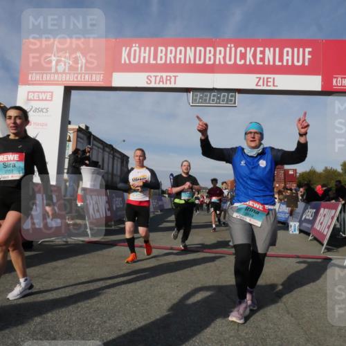 03.10.2025 - Köhlbrandbrückenlauf Matties Gatica Varas http://msf.ph/oto/9168434 03.10.2025 10:16:06 Ziel 1276, 1498, 1530, 1537, 1745, 1796, 1907, 1979, 2064, 2285, 2392, 2878, 3063, 3327, 3459, 3507, 3727 meine-sportfotos.de