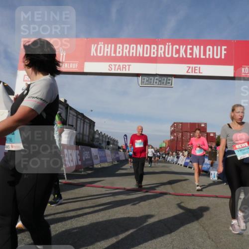 03.10.2025 - Köhlbrandbrückenlauf Matties Gatica Varas http://msf.ph/oto/9168452 03.10.2025 10:16:15 Ziel 1453, 1498, 1530, 1591, 1821, 2285, 2422, 2423, 2957, 3047, 3048, 3049, 3063, 3213, 3446, 3450, 3459, 3488, 3507, 3726, 3751 meine-sportfotos.de