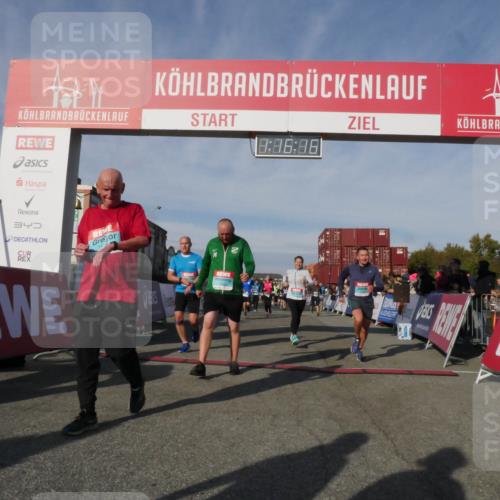 03.10.2025 - Köhlbrandbrückenlauf Matties Gatica Varas http://msf.ph/oto/9168458 03.10.2025 10:16:18 Ziel 1453, 1591, 1821, 2254, 2285, 2293, 2422, 2423, 2641, 2724, 2957, 3047, 3048, 3049, 3063, 3213, 3446, 3450, 3459, 3488, 3576, 3726, 3751, 3823 meine-sportfotos.de