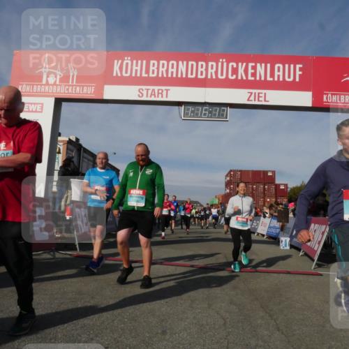 03.10.2025 - Köhlbrandbrückenlauf Matties Gatica Varas http://msf.ph/oto/9168460 03.10.2025 10:16:19 Ziel 1453, 1591, 1821, 2254, 2293, 2422, 2423, 2641, 2724, 2957, 3047, 3048, 3049, 3213, 3446, 3450, 3488, 3576, 3726, 3751, 3823 meine-sportfotos.de