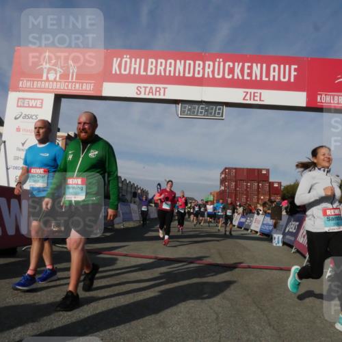 03.10.2025 - Köhlbrandbrückenlauf Matties Gatica Varas http://msf.ph/oto/9168462 03.10.2025 10:16:20 Ziel 1453, 1591, 1821, 2254, 2293, 2422, 2423, 2641, 2724, 2957, 3047, 3048, 3049, 3213, 3446, 3450, 3488, 3576, 3726, 3751, 3823 meine-sportfotos.de