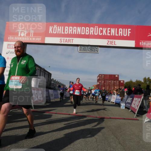 03.10.2025 - Köhlbrandbrückenlauf Matties Gatica Varas http://msf.ph/oto/9168463 03.10.2025 10:16:20 Ziel 1453, 1591, 1821, 2254, 2293, 2422, 2423, 2641, 2724, 2957, 3047, 3048, 3049, 3213, 3446, 3450, 3488, 3576, 3726, 3751, 3823 meine-sportfotos.de