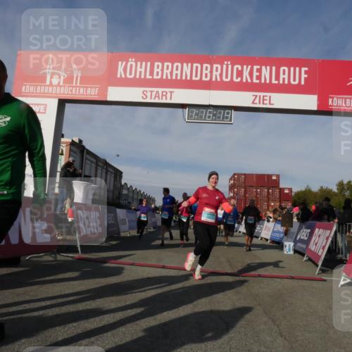 03.10.2025 - Köhlbrandbrückenlauf Matties Gatica Varas http://msf.ph/oto/9168464 03.10.2025 10:16:21 Ziel 1453, 1821, 2254, 2293, 2422, 2423, 2641, 2724, 2957, 3047, 3048, 3049, 3213, 3446, 3450, 3488, 3576, 3726, 3751, 3823 meine-sportfotos.de