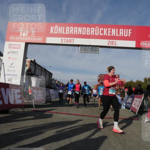 03.10.2025 - Köhlbrandbrückenlauf Matties Gatica Varas http://msf.ph/oto/9168465 03.10.2025 10:16:21 Ziel 1453, 1821, 2254, 2293, 2422, 2423, 2641, 2724, 2957, 3047, 3048, 3049, 3213, 3446, 3450, 3488, 3576, 3726, 3751, 3823 meine-sportfotos.de