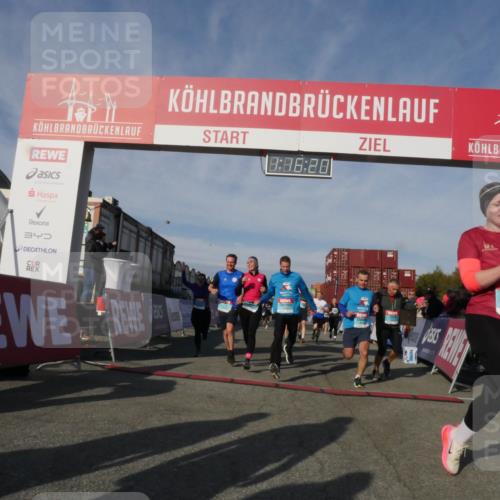 03.10.2025 - Köhlbrandbrückenlauf Matties Gatica Varas http://msf.ph/oto/9168466 03.10.2025 10:16:22 Ziel 1453, 1821, 2254, 2293, 2422, 2423, 2448, 2641, 2724, 2957, 3047, 3048, 3049, 3213, 3446, 3450, 3488, 3576, 3726, 3751, 3823 meine-sportfotos.de