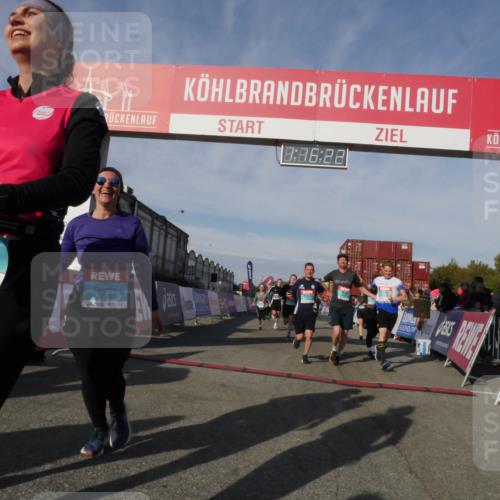 03.10.2025 - Köhlbrandbrückenlauf Matties Gatica Varas http://msf.ph/oto/9168471 03.10.2025 10:16:24 Ziel 1453, 1821, 2254, 2293, 2422, 2423, 2448, 2641, 2724, 2902, 3047, 3048, 3049, 3213, 3576, 3823 meine-sportfotos.de
