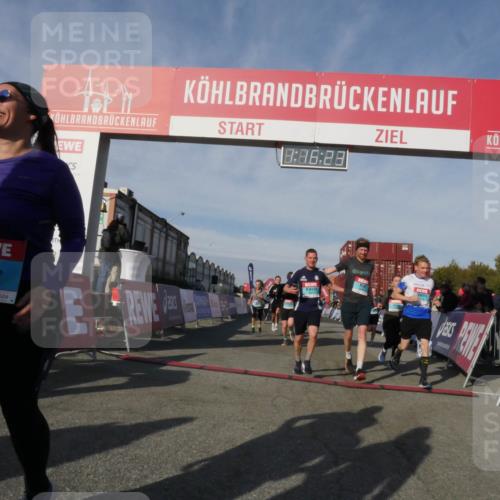 03.10.2025 - Köhlbrandbrückenlauf Matties Gatica Varas http://msf.ph/oto/9168472 03.10.2025 10:16:24 Ziel 1453, 1821, 2254, 2293, 2422, 2423, 2448, 2641, 2724, 2902, 3047, 3048, 3049, 3213, 3576, 3823 meine-sportfotos.de