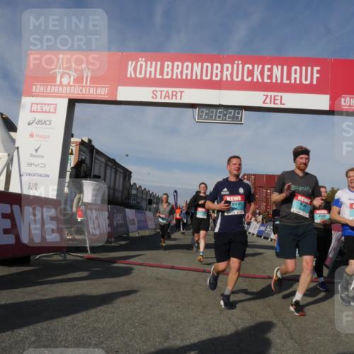 03.10.2025 - Köhlbrandbrückenlauf Matties Gatica Varas http://msf.ph/oto/9168474 03.10.2025 10:16:25 Ziel 1453, 1821, 2254, 2293, 2422, 2423, 2448, 2641, 2724, 2902, 3213, 3576, 3823 meine-sportfotos.de