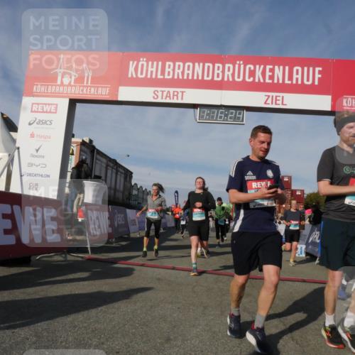 03.10.2025 - Köhlbrandbrückenlauf Matties Gatica Varas http://msf.ph/oto/9168475 03.10.2025 10:16:26 Ziel 1453, 2254, 2293, 2422, 2423, 2448, 2641, 2724, 2902, 3213, 3576, 3823 meine-sportfotos.de