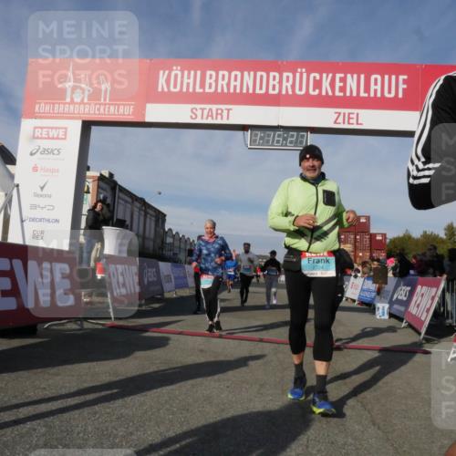 03.10.2025 - Köhlbrandbrückenlauf Matties Gatica Varas http://msf.ph/oto/9168482 03.10.2025 10:16:29 Ziel 2165, 2254, 2293, 2448, 2641, 2902, 3576, 3823 meine-sportfotos.de