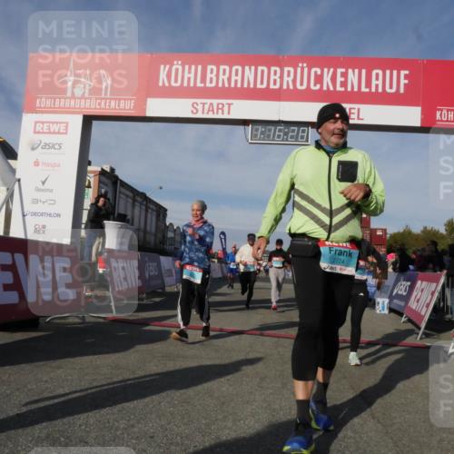 03.10.2025 - Köhlbrandbrückenlauf Matties Gatica Varas http://msf.ph/oto/9168483 03.10.2025 10:16:30 Ziel 2165, 2254, 2293, 2448, 2902, 2945, 3576 meine-sportfotos.de