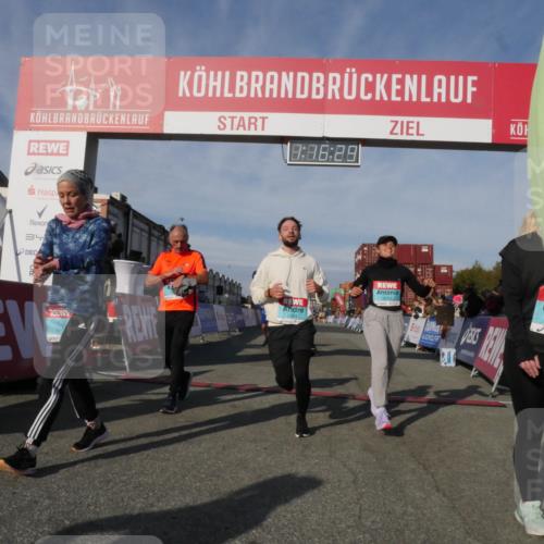 03.10.2025 - Köhlbrandbrückenlauf Matties Gatica Varas http://msf.ph/oto/9168486 03.10.2025 10:16:31 Ziel 2165, 2448, 2902, 2945 meine-sportfotos.de