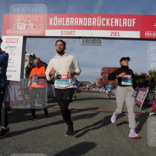 03.10.2025 - Köhlbrandbrückenlauf Matties Gatica Varas http://msf.ph/oto/9168487 03.10.2025 10:16:32 Ziel 2165, 2287, 2448, 2902, 2945 meine-sportfotos.de