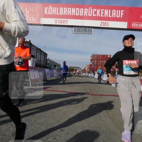 03.10.2025 - Köhlbrandbrückenlauf Matties Gatica Varas http://msf.ph/oto/9168488 03.10.2025 10:16:32 Ziel 2165, 2287, 2448, 2902, 2945 meine-sportfotos.de