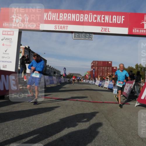 03.10.2025 - Köhlbrandbrückenlauf Matties Gatica Varas http://msf.ph/oto/9168494 03.10.2025 10:16:35 Ziel 1325, 2165, 2287, 2902, 2945 meine-sportfotos.de