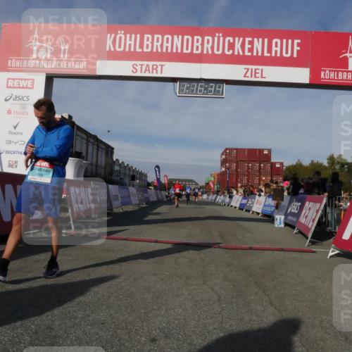 03.10.2025 - Köhlbrandbrückenlauf Matties Gatica Varas http://msf.ph/oto/9168497 03.10.2025 10:16:36 Ziel 1325, 2165, 2247, 2287, 2349, 2778, 2945 meine-sportfotos.de