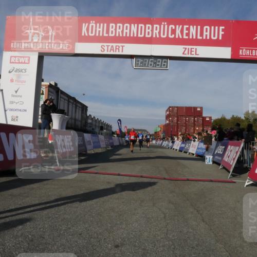 03.10.2025 - Köhlbrandbrückenlauf Matties Gatica Varas http://msf.ph/oto/9168500 03.10.2025 10:16:38 Ziel 1325, 1437, 2165, 2247, 2287, 2349, 2778, 2945 meine-sportfotos.de