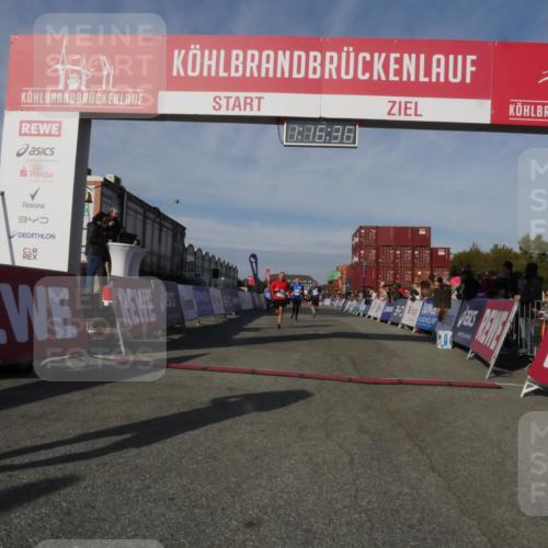 03.10.2025 - Köhlbrandbrückenlauf Matties Gatica Varas http://msf.ph/oto/9168501 03.10.2025 10:16:38 Ziel 1325, 1437, 2165, 2247, 2287, 2349, 2778, 2945 meine-sportfotos.de