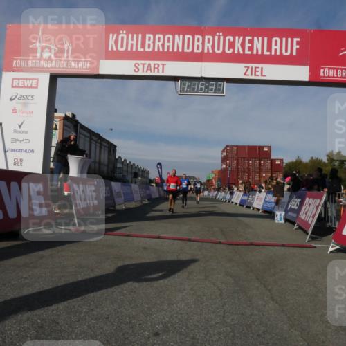 03.10.2025 - Köhlbrandbrückenlauf Matties Gatica Varas http://msf.ph/oto/9168503 03.10.2025 10:16:39 Ziel 1325, 1437, 2165, 2247, 2287, 2349, 2778, 2945, 3747 meine-sportfotos.de