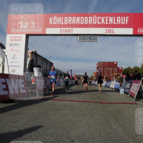 03.10.2025 - Köhlbrandbrückenlauf Matties Gatica Varas http://msf.ph/oto/9168517 03.10.2025 10:16:46 Ziel 1325, 1437, 2113, 2247, 2349, 2404, 2778, 3194, 3747 meine-sportfotos.de